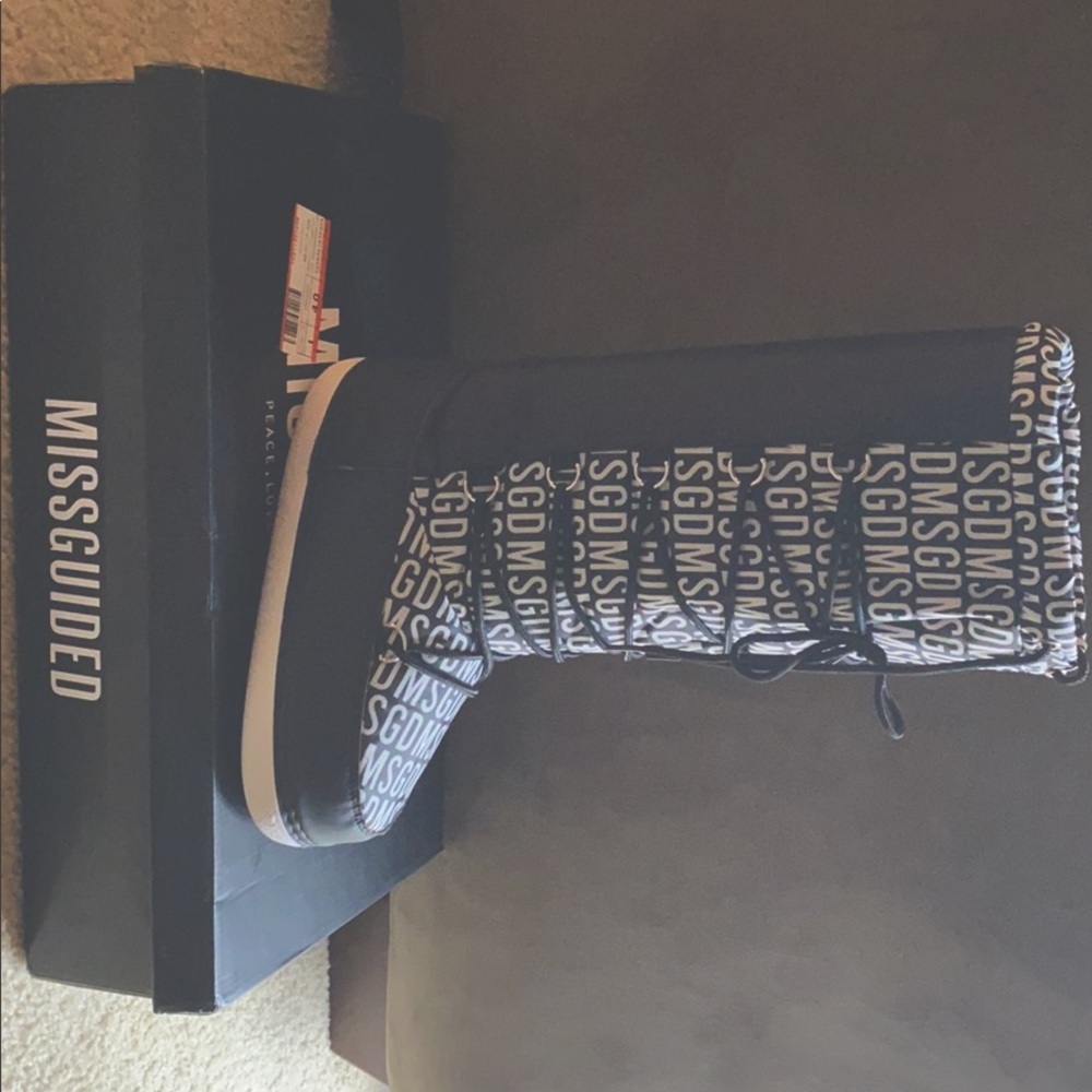 COPY - MISSGUIDED SNOW BOOTS
